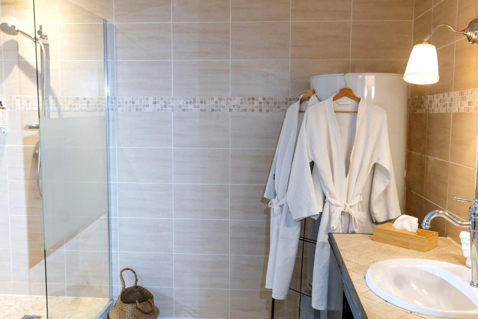 Les Canoubiers Luxe Et Serenite Au Coeur De Saint-Tropez Suites Spacieuses Avec Jardin Enchanteur 객실 사진